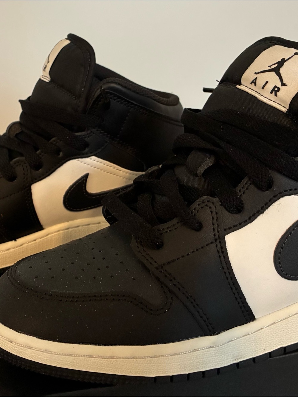 Nike Air Jordan 1 Mid Size 6.5Y Black and White